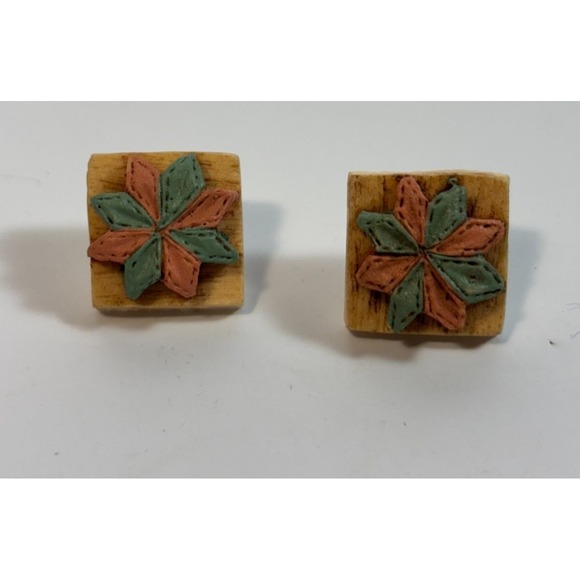 The Unbranded Brand Jewelry - Cute Vintage Quilt Block in Resin Novelty Earrings Stocking Stuffer